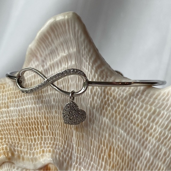 Piercing Pagoda Infinity Dangle Heart Charm Bangle Bracelet 7" - Picture 9 of 12